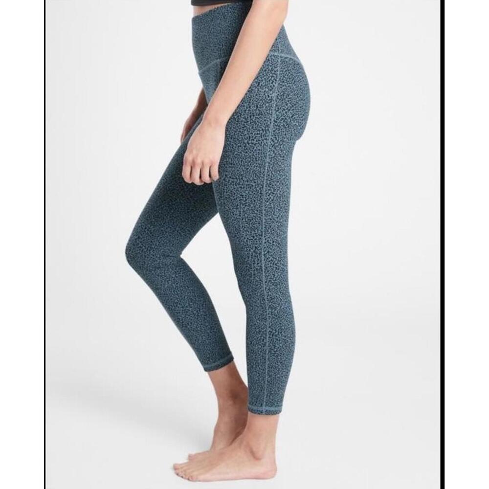 Athleta Salutation Stash II Texture Tight XS Blue Leopard Print Leggings